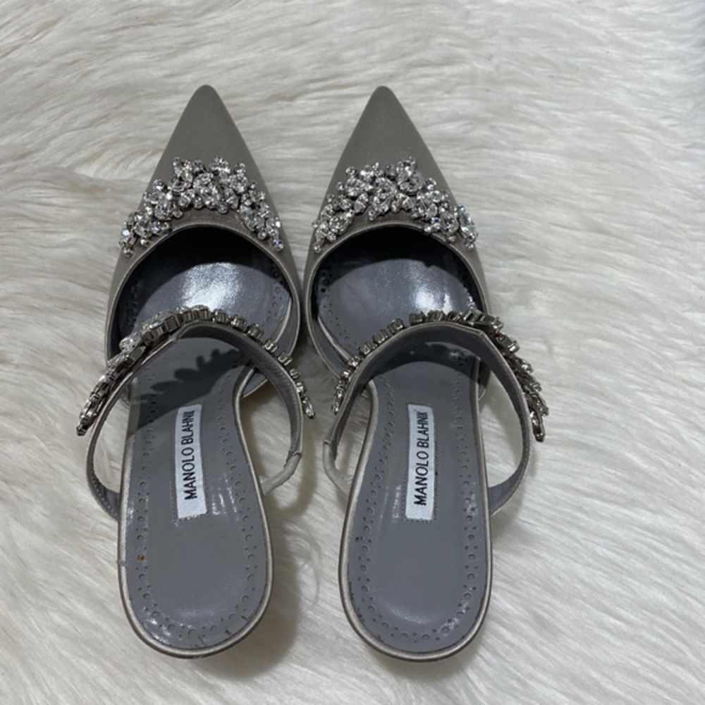 New Manolo Blahnik Lurum grey satin crystal embellished mules size 39EU - Picture 6 of 15